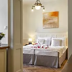 Boutique Nautilus Hotel 4*