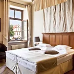 Boutique Nautilus 4* טאבור